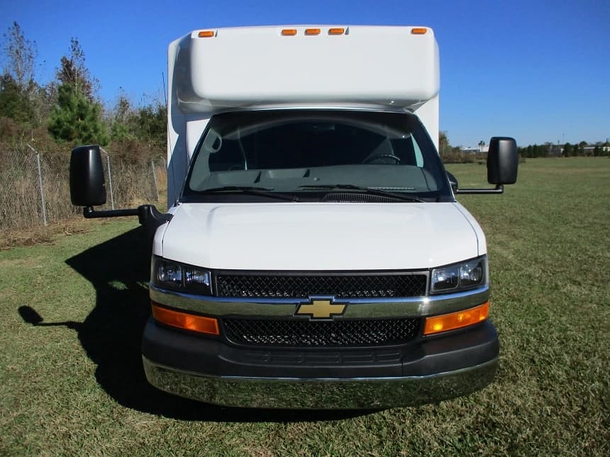 2015 Chevrolet G4500 Eldorado National Aerotec Shuttle Bus - Image 4