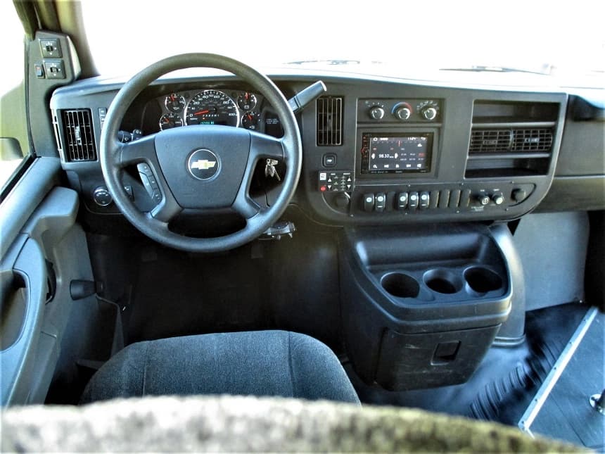 2015 Chevrolet G4500 Eldorado National Aerotec Shuttle Bus - Image 9