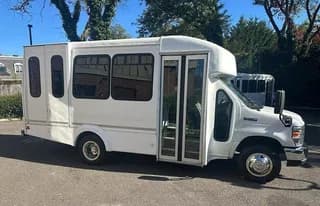 2015 Ford E350 bus