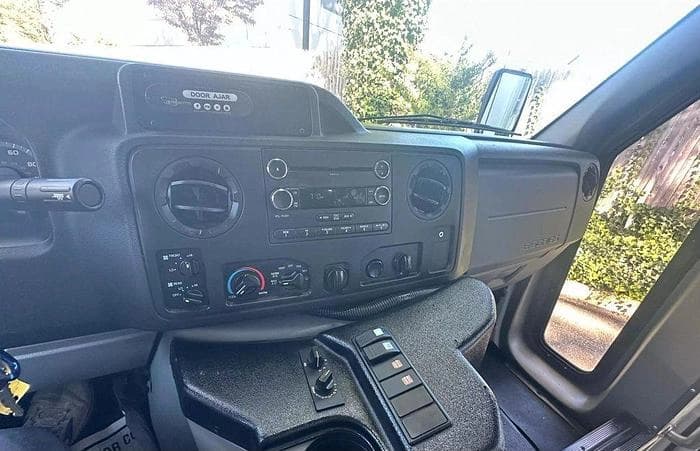 2015 Ford E350 Non-CDL ADA Shuttle Bus - Image 2