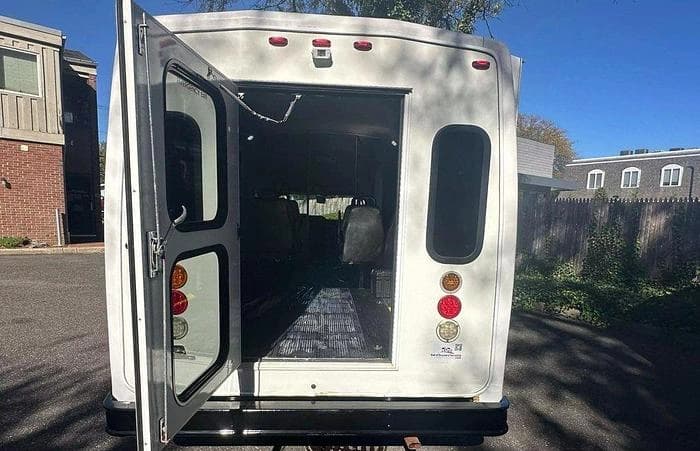2015 Ford E350 Non-CDL ADA Shuttle Bus - Image 20