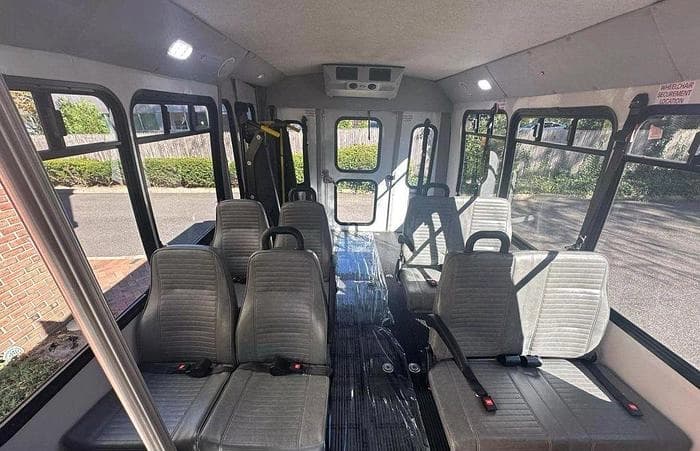 2015 Ford E350 Non-CDL ADA Shuttle Bus - Image 30