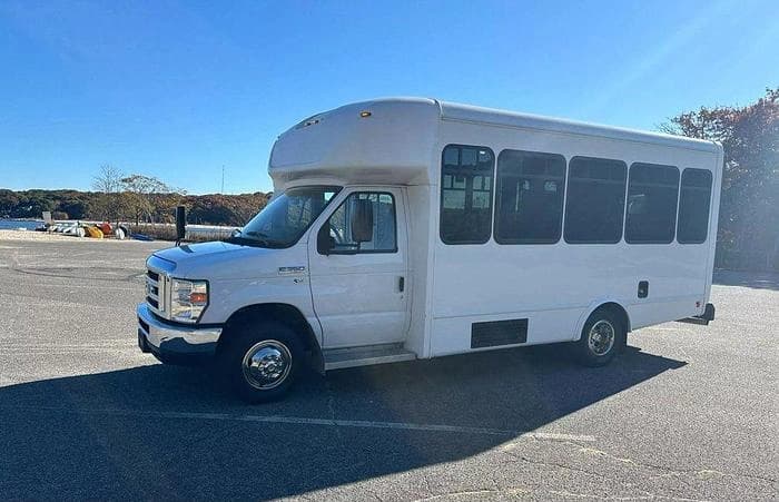 2016 Ford E-350 ADA Shuttle Bus - Image 1