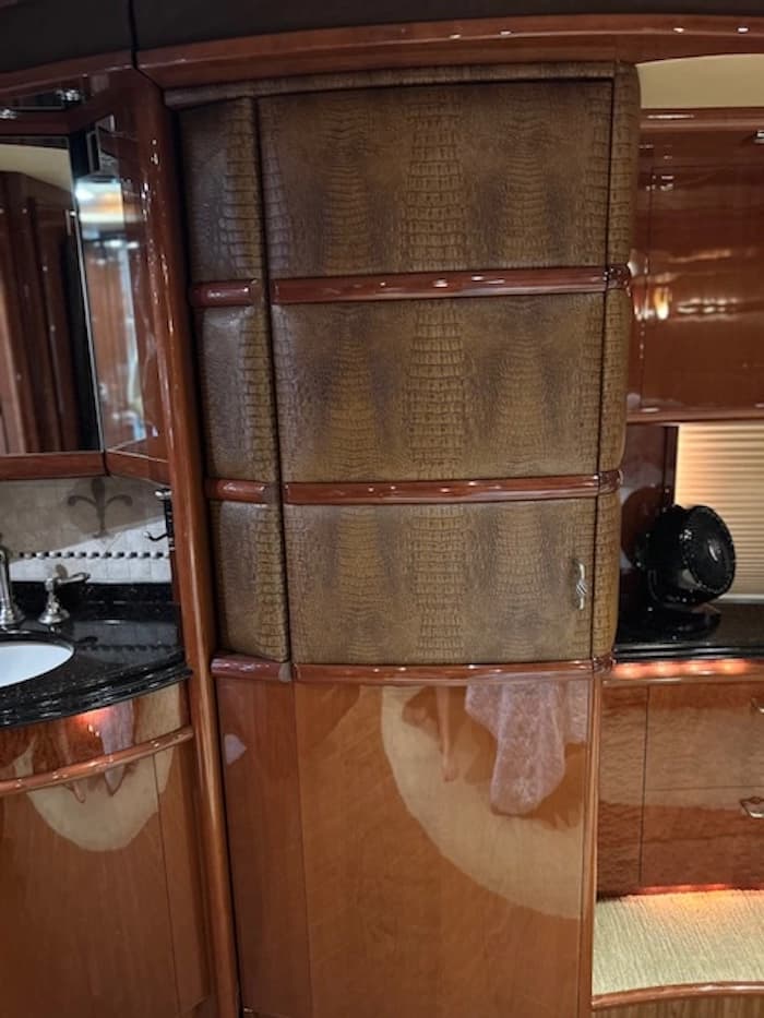 2005 Prevost Liberty Elegant Lady H3-45 Motorcoach Conversion - Image 12