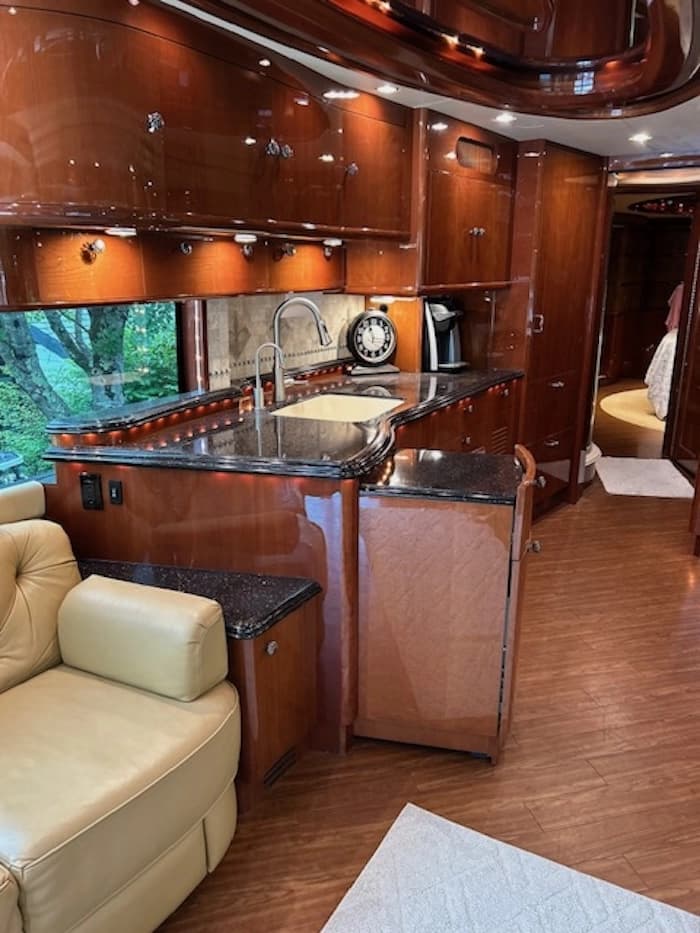 2005 Prevost Liberty Elegant Lady H3-45 Motorcoach Conversion - Image 13