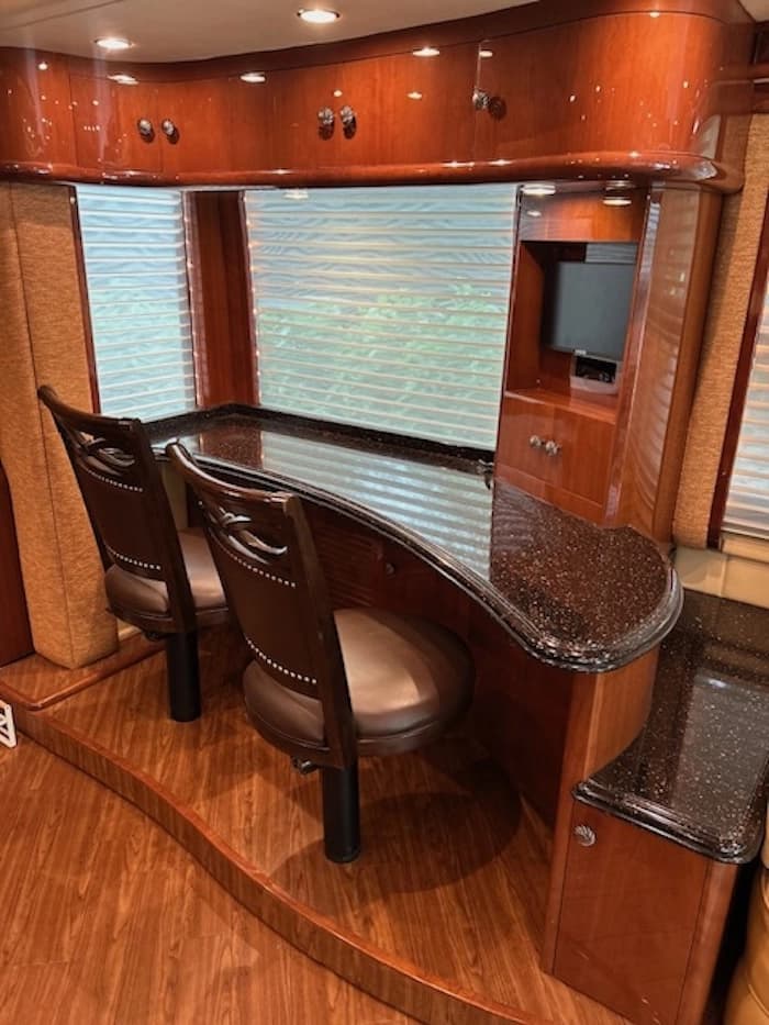 2005 Prevost Liberty Elegant Lady H3-45 Motorcoach Conversion - Image 15