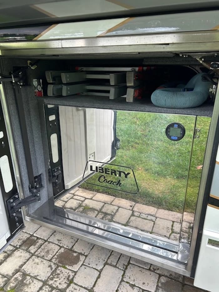 2005 Prevost Liberty Elegant Lady H3-45 Motorcoach Conversion - Image 29