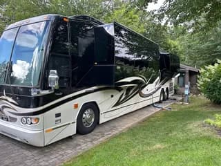 2005 Prevost H3-45 bus