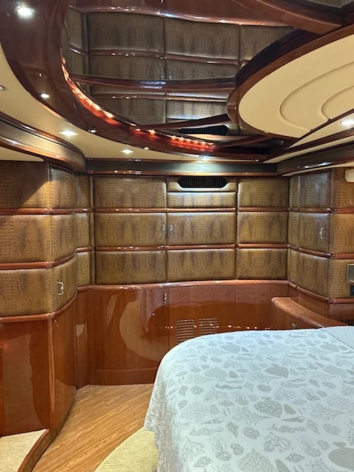 2005 Prevost Liberty Elegant Lady H3-45 Motorcoach Conversion - Image 6