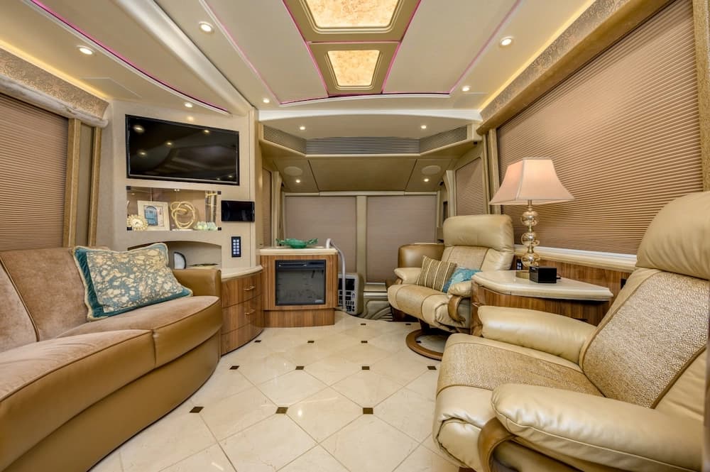 2019 Prevost Marathon H3-45 Motorcoach Conversion - Image 22