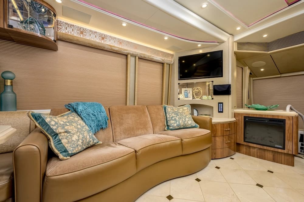 2019 Prevost Marathon H3-45 Motorcoach Conversion - Image 23