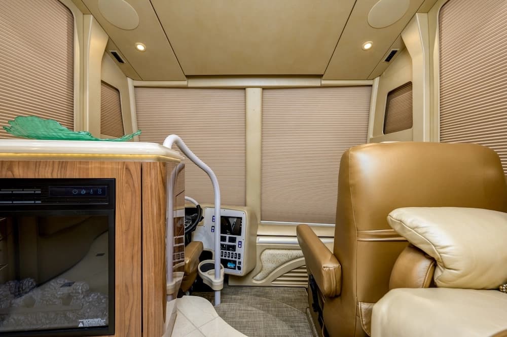 2019 Prevost Marathon H3-45 Motorcoach Conversion - Image 26