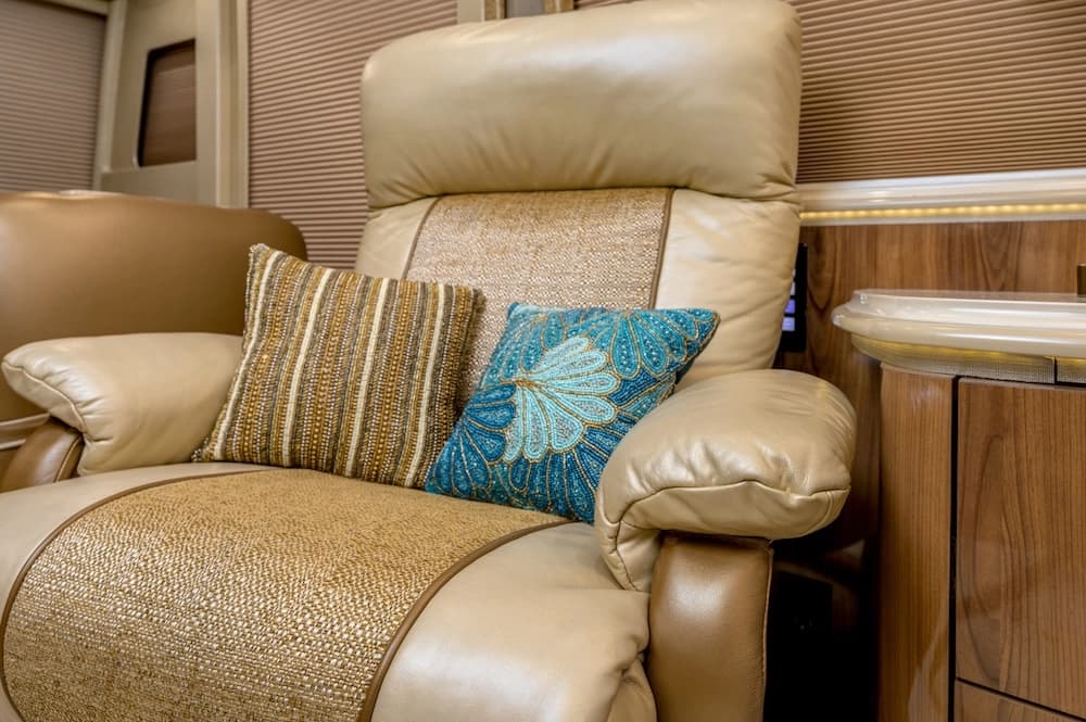 2019 Prevost Marathon H3-45 Motorcoach Conversion - Image 27