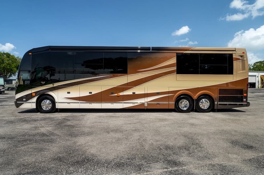 2019 Prevost Marathon H3-45 Motorcoach Conversion - Image 34