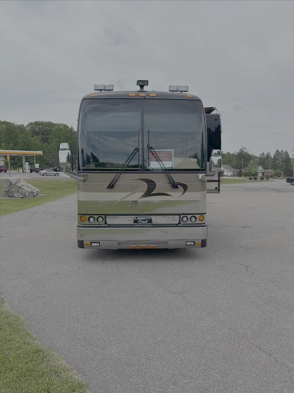 2001 Prevost Liberty Elegant Lady XLII Motorcoach Conversion - Image 3