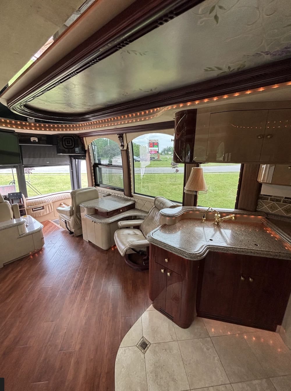 2001 Prevost Liberty Elegant Lady XLII Motorcoach Conversion - Image 11
