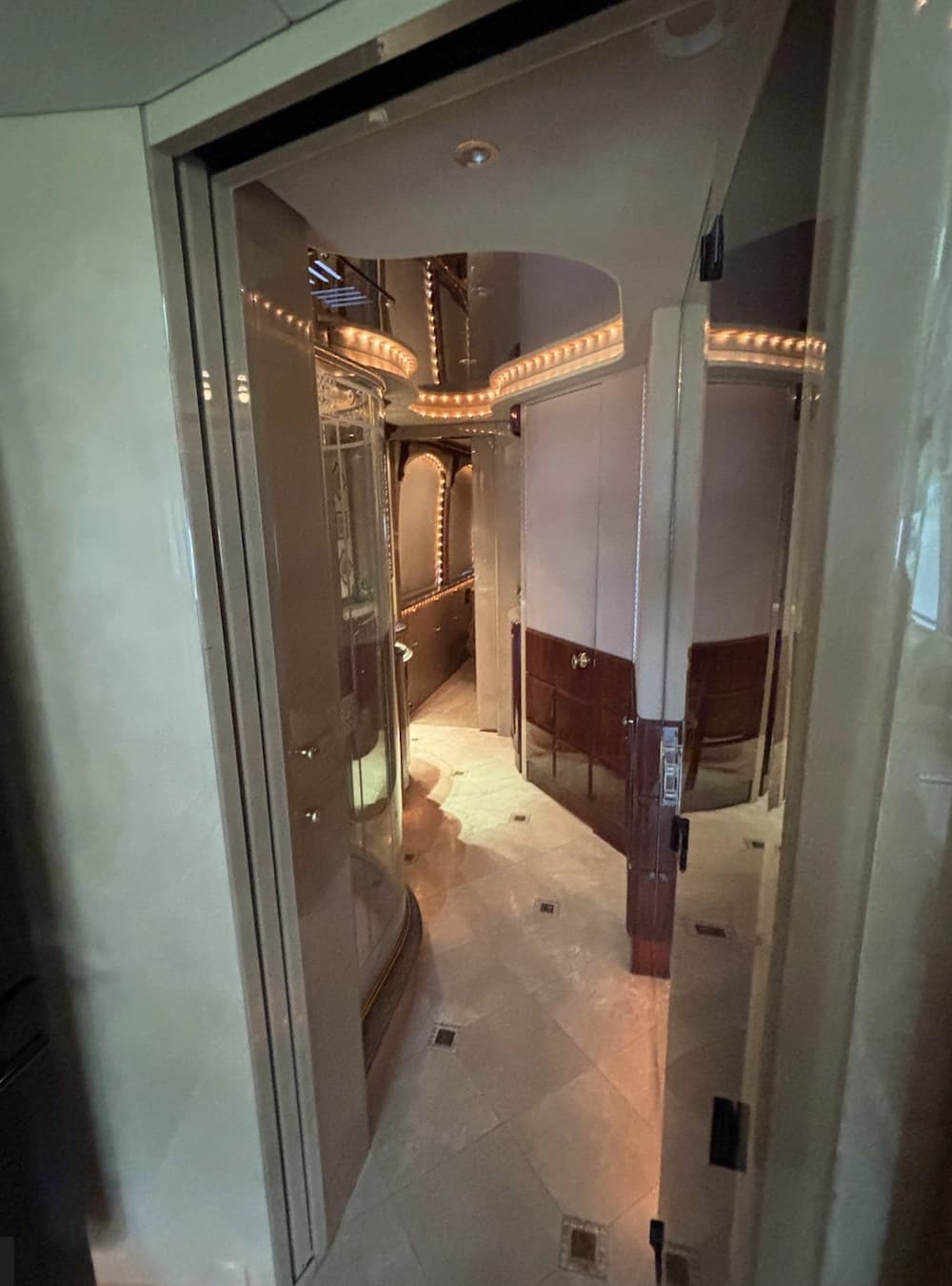 2001 Prevost Liberty Elegant Lady XLII Motorcoach Conversion - Image 13