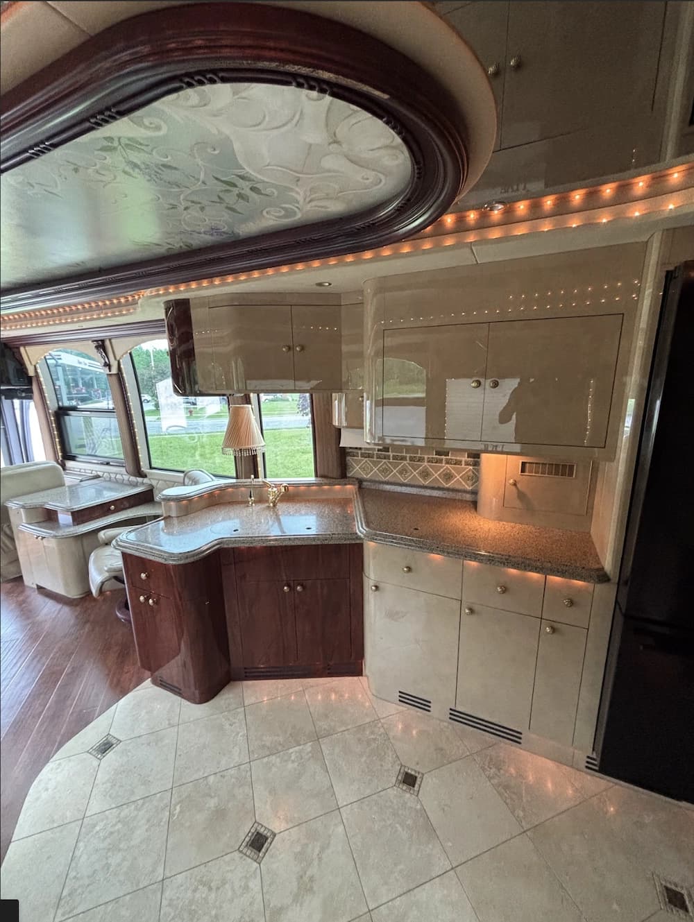 2001 Prevost Liberty Elegant Lady XLII Motorcoach Conversion - Image 25