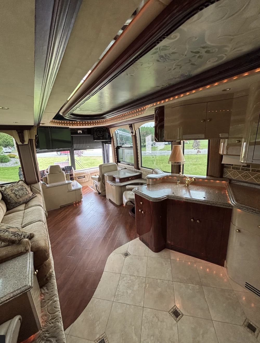 2001 Prevost Liberty Elegant Lady XLII Motorcoach Conversion - Image 26