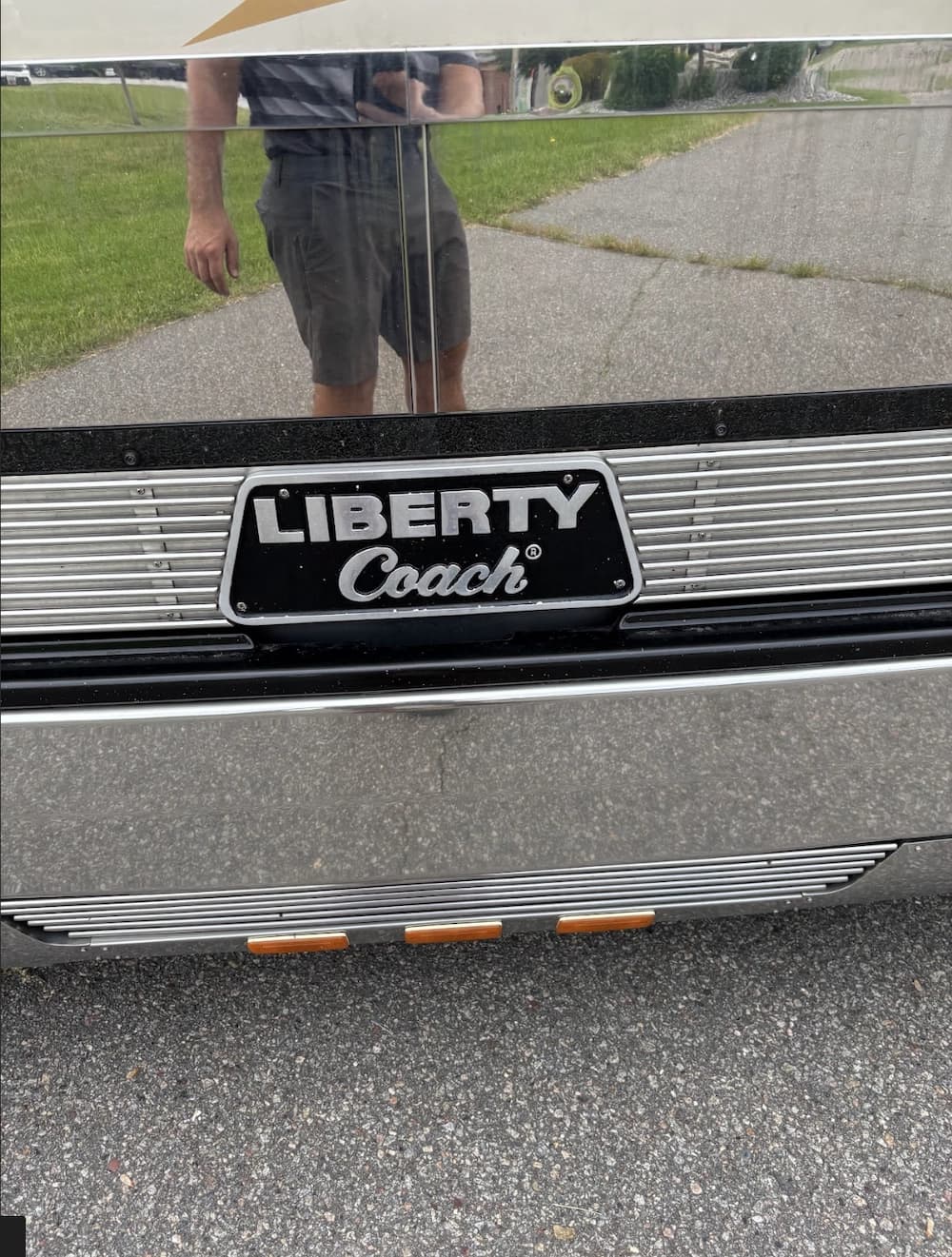 2001 Prevost Liberty Elegant Lady XLII Motorcoach Conversion - Image 30