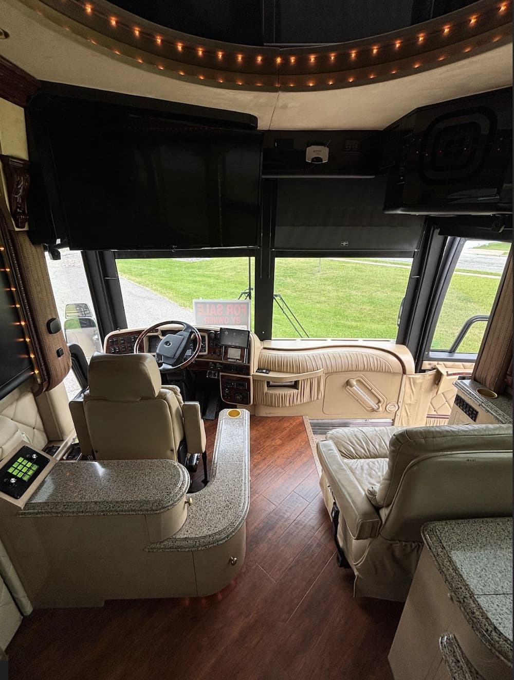 2001 Prevost Liberty Elegant Lady XLII Motorcoach Conversion - Image 8