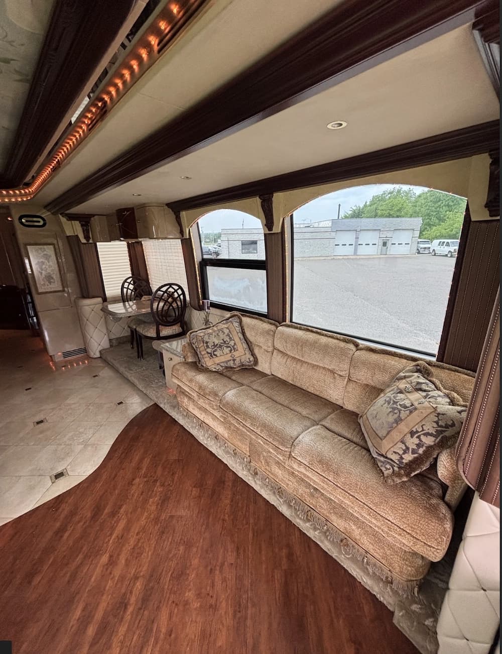 2001 Prevost Liberty Elegant Lady XLII Motorcoach Conversion - Image 10