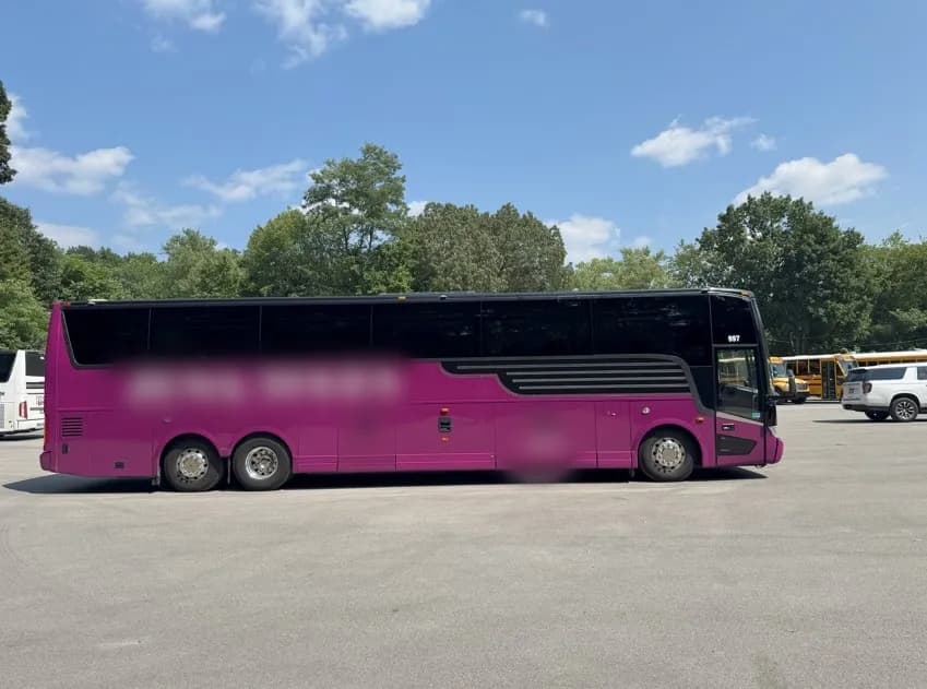 2019 Van Hool TX45 Coach - Image 3