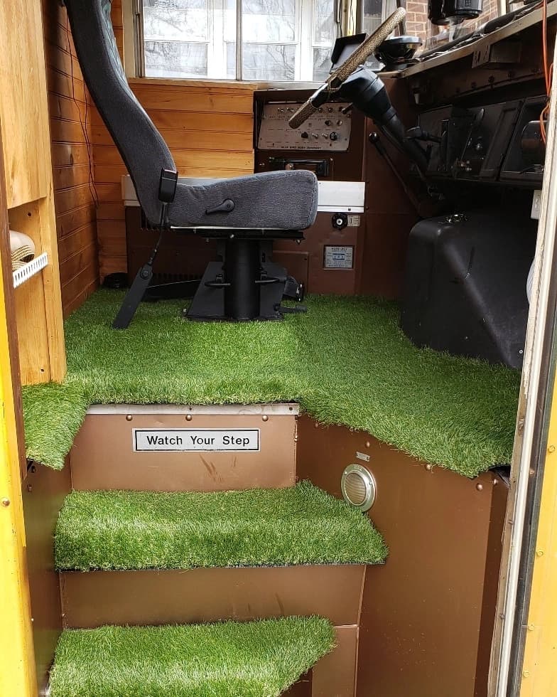 1993 International 3800 Blue Bird Skoolie Conversion - Image 7