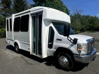 2016 Ford E-450 bus