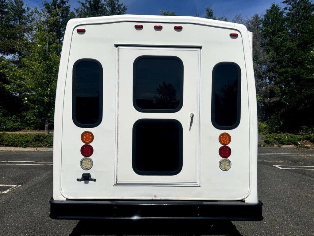 2016 Ford E-450 Wheelchair Shuttle Bus - Image 7