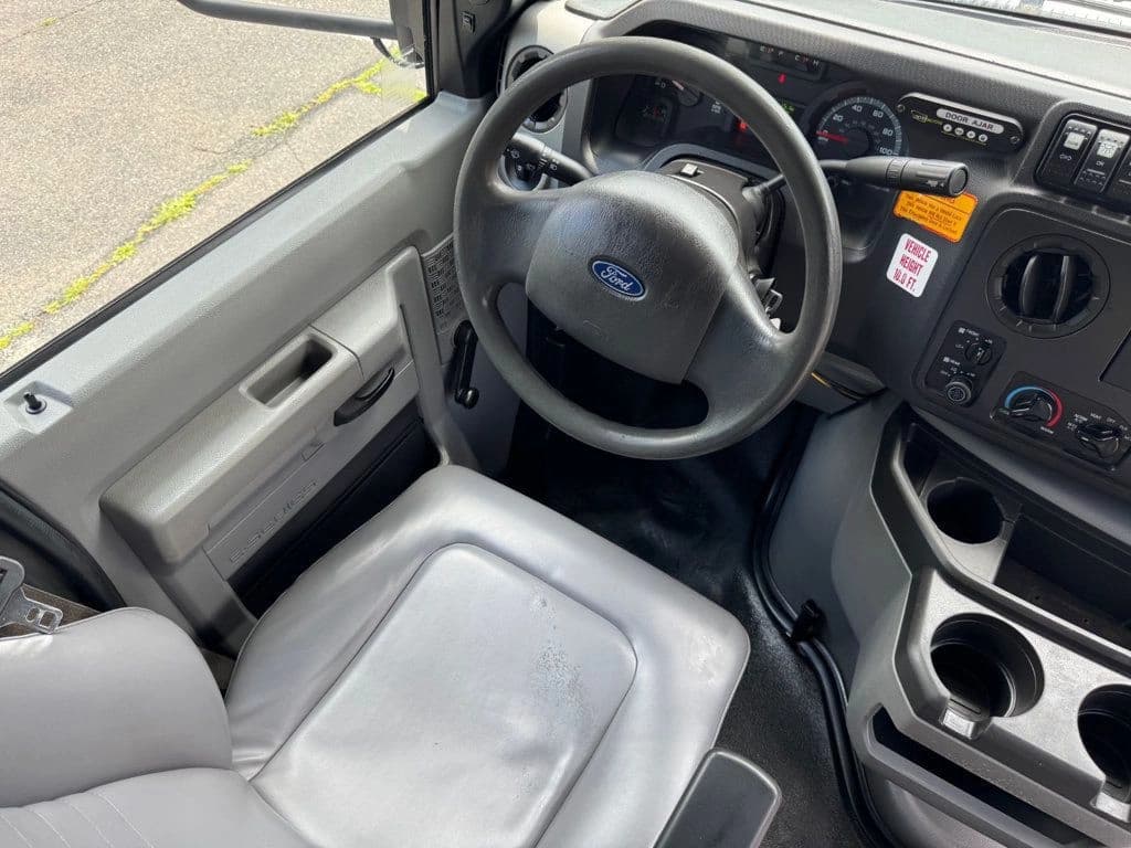 2017 Ford E-450 Wheelchair Shuttle Bus - Image 22