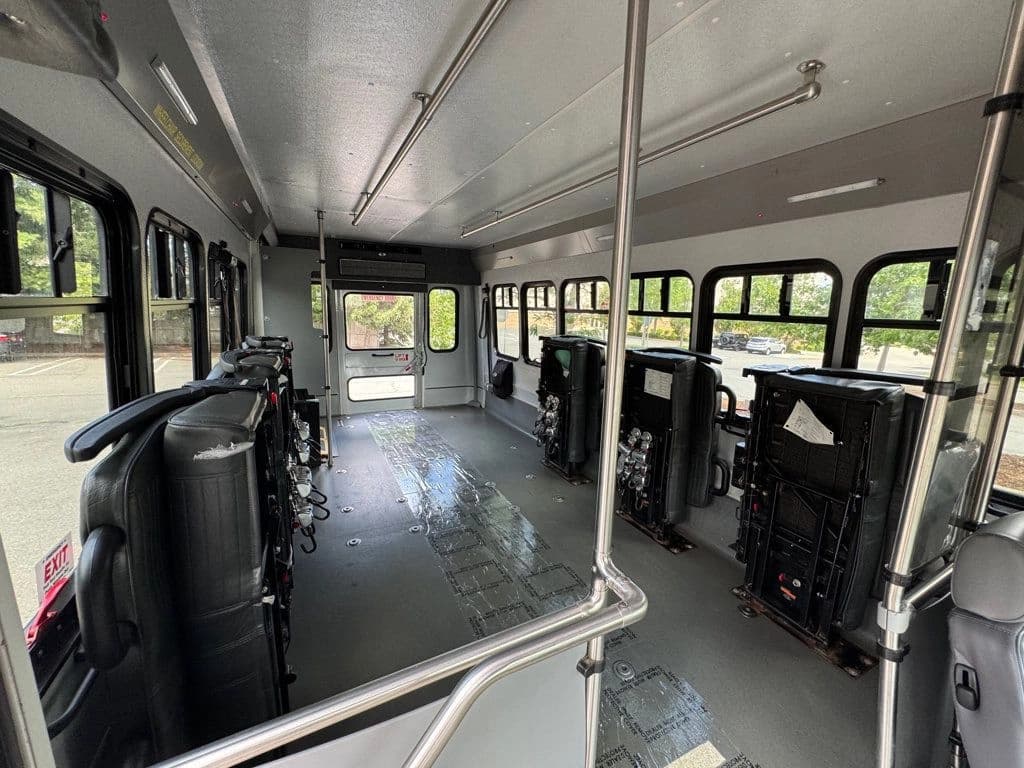 2017 Ford E-450 Wheelchair Shuttle Bus - Image 25