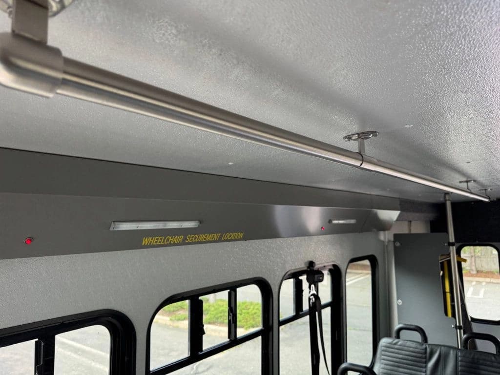 2017 Ford E-450 Wheelchair Shuttle Bus - Image 34
