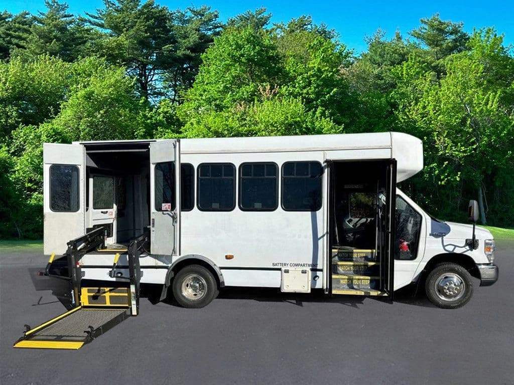 2017 Ford E-450 Wheelchair Shuttle Bus - Image 1