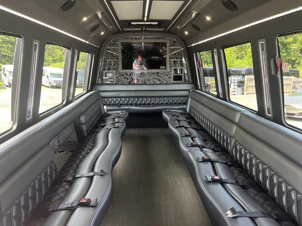 2018 Ford E450 LGE Party Bus - Image 6