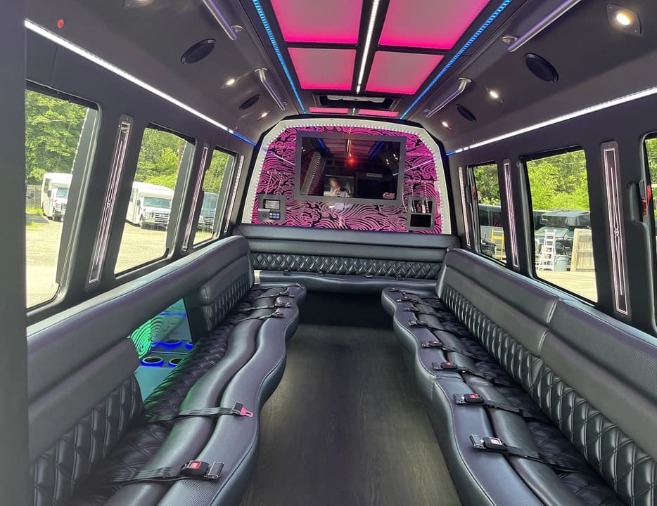 2018 Ford E450 LGE Party Bus - Image 7