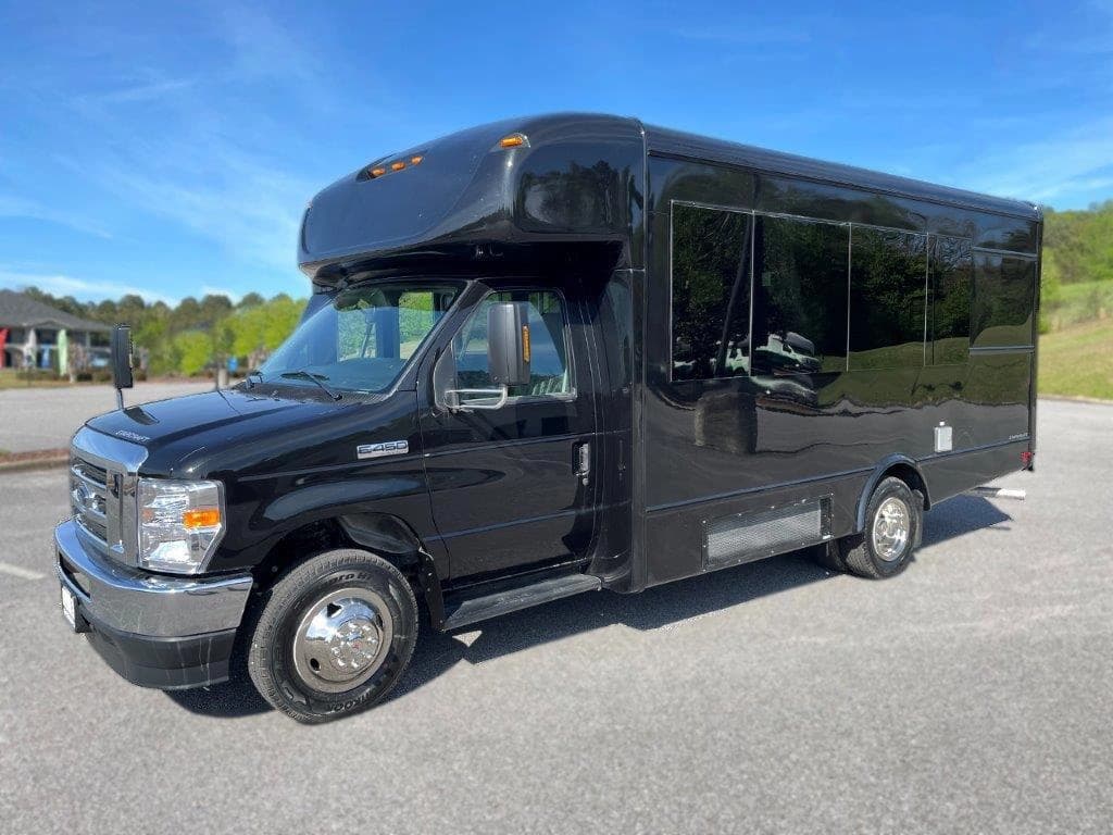 2026 Starcraft Allstar Executive Shuttle Bus - Image 2