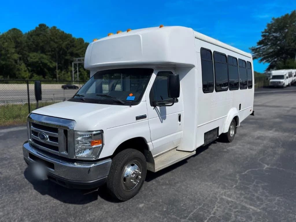2016 Elkhart Coach ECII Shuttle Bus - Image 2