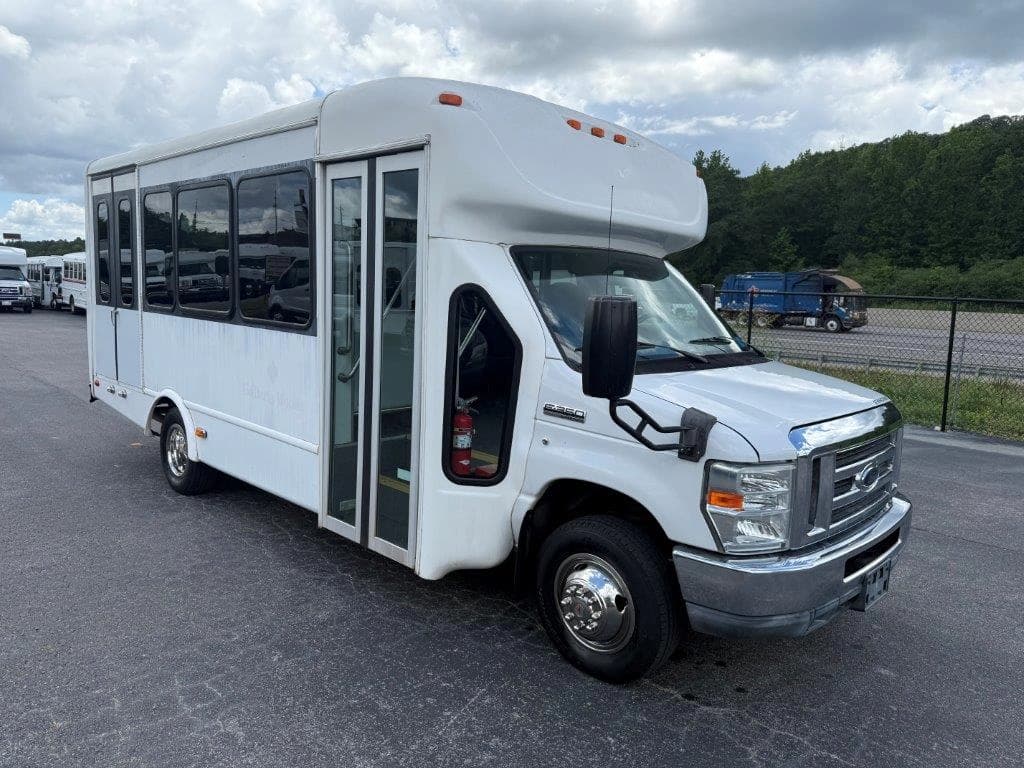 2012 Starcraft Allstar Shuttle Bus - Image 1