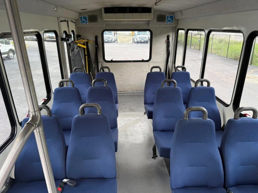 2012 Starcraft Allstar Shuttle Bus - Image 4