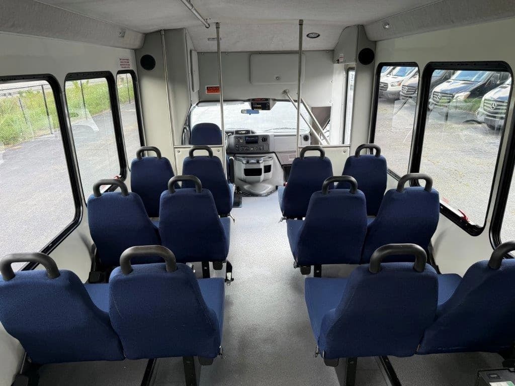 2012 Starcraft Allstar Shuttle Bus - Image 5