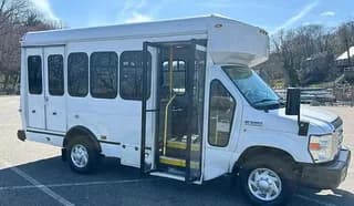2013 Ford E-350 bus