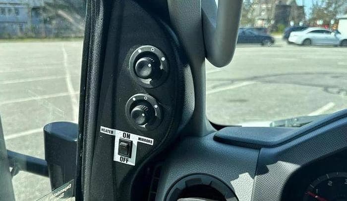 2013 Ford E-350 Non-CDL Wheelchair Shuttle Bus - Image 29