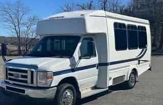 2013 Ford E-350 Non CDL 8/4 Wheelchair bus