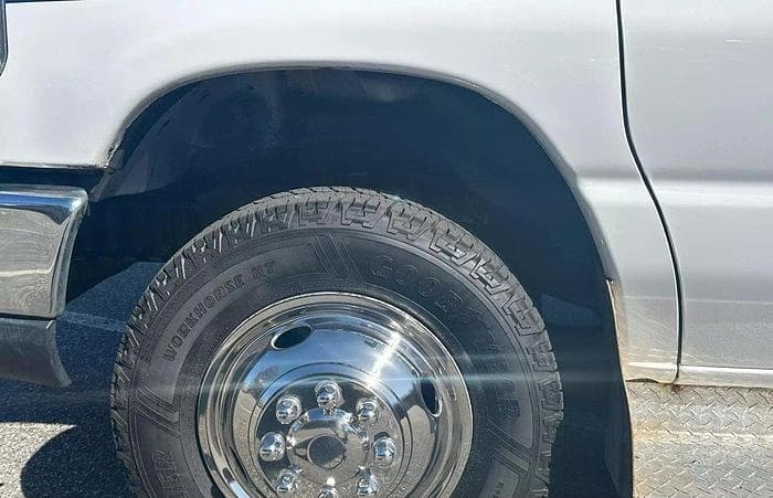 2013 Ford E-350 Non CDL 8/4 Wheelchair Shuttle Bus - Image 12