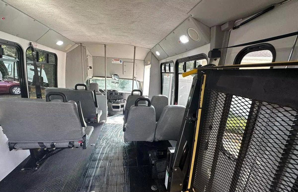 2015 Ford E-350 Non CDL Wheelchair Shuttle Bus - Image 16