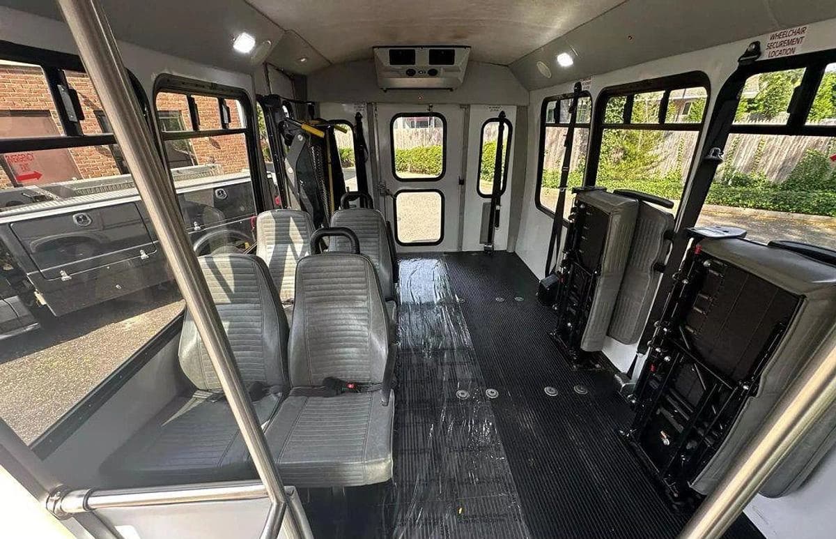 2015 Ford E-350 Non CDL Wheelchair Shuttle Bus - Image 5