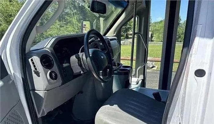 2017 Ford E-350 Non CDL Wheelchair Shuttle Bus - Image 4