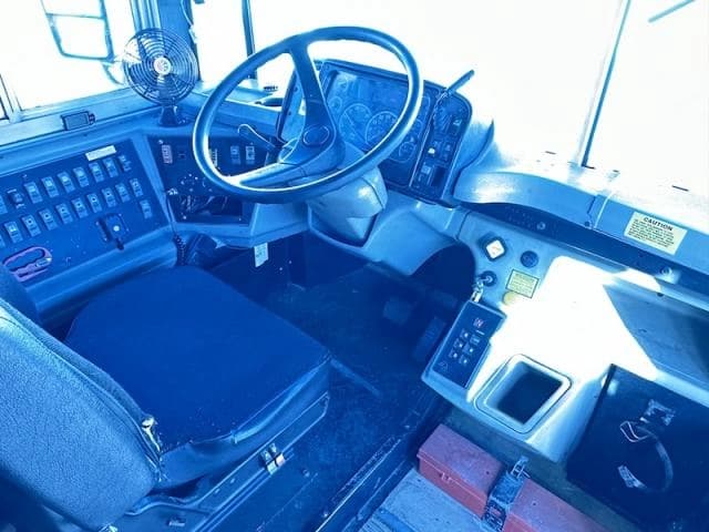 2004 Freightliner Thomas School Bus - Image 7