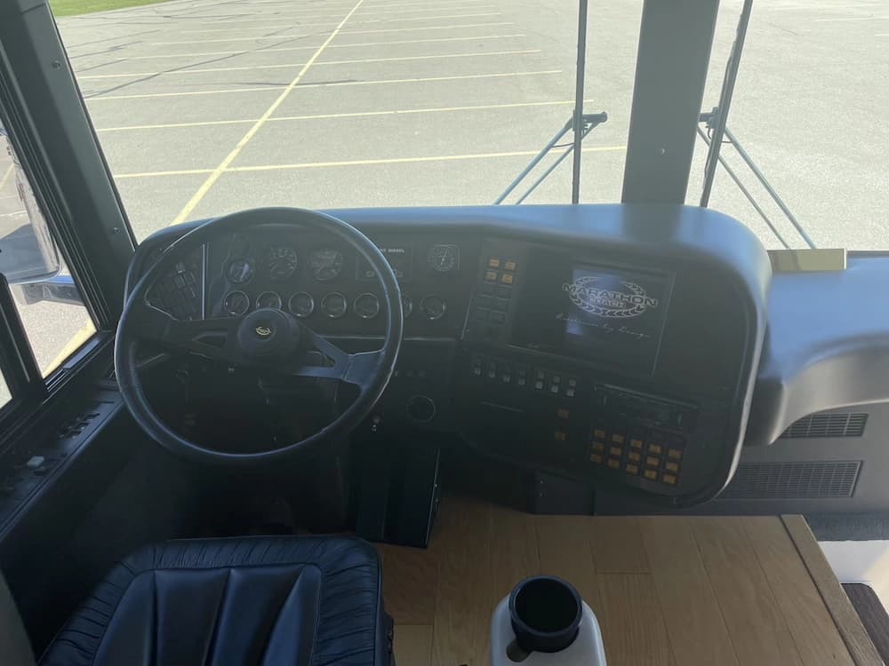1999 Prevost Marathon XL Motorcoach - Image 13